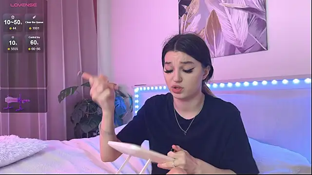 Veronica leal online show from 12.19.25