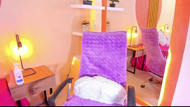 Hanah Greey online show from 02.25.25