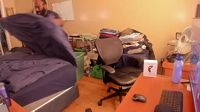 Snapshot of MrChuckDailyXXX chatting on 02.02.25 MrChuckDailyXXX online show from 02.02.25