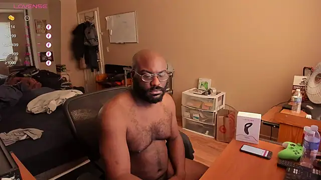 Snapshot of MrChuckDailyXXX chatting on 03.03.25 MrChuckDailyXXX online show from 03.03.25