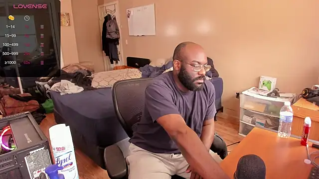 Snapshot of MrChuckDailyXXX chatting on 03.14.25 MrChuckDailyXXX online show from 03.14.25