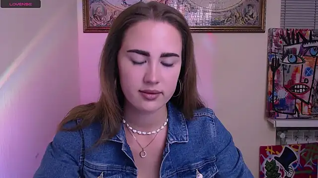 Snapshot of luxie_milady chatting on 06.17.26 luxie milady online show from 06.17.26
