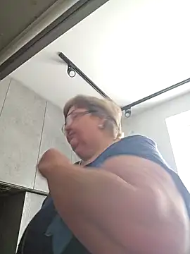 Awn290668 online show from 03.16.25