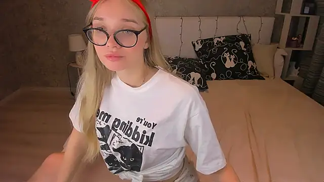 BoysLoveBlondee online show from 01.22.25