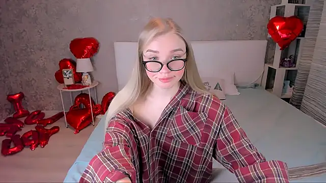 BoysLoveBlondee online show from 02.19.25