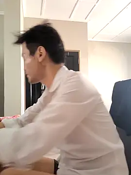 Snapshot of kisstoyousoon2024 chatting on 11.04.25 kisstoyousoon2024 online show from 11.04.25