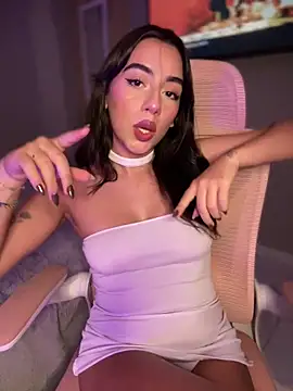 veronicaapink online show from 03.18.25