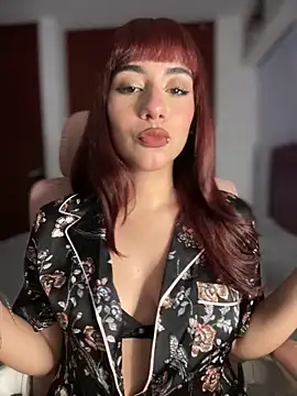 veronicaapink online show from 10.04.25