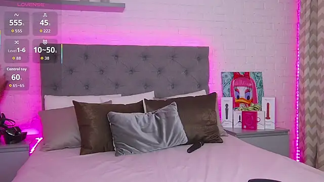 Snapshot of Born_to_Blow chatting on 11.08.25 Born to Blow online show from 11.08.25