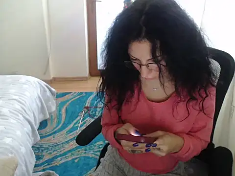 Emmatoo online show from 12.17.25