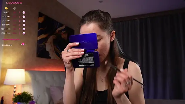 Amely Young online show from 01.23.25