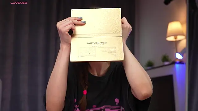 Amely Young online show from 04.11.26