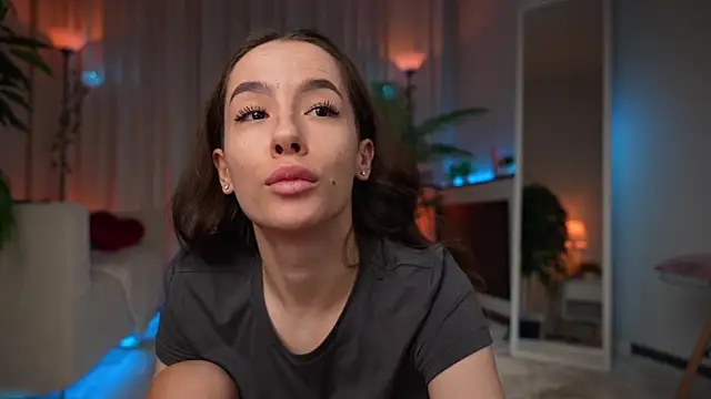 Snapshot of Amely_Young chatting on 06.06.26 Amely Young online show from 06.06.26