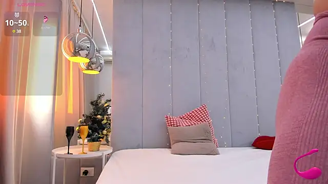 Snapshot of Jessy_Jo chatting on 02.14.25 Jessy Jo online show from 02.14.25