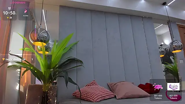 Snapshot of Jessy_Jo chatting on 10.01.25 Jessy Jo online show from 10.01.25