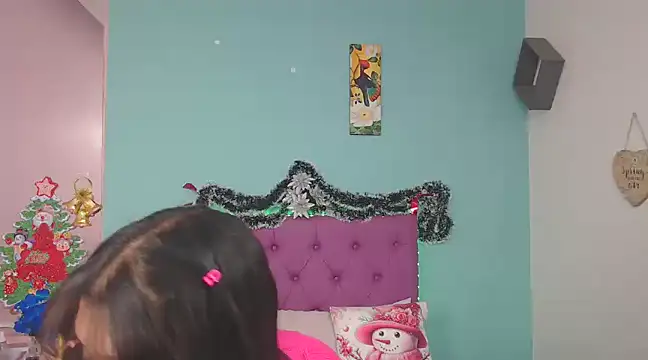 Snapshot of Cinthya-Gomez6 chatting on 12.10.24 Cinthya-Gomez6 online show from 12.10.24