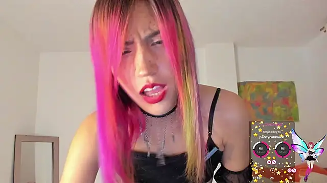 Snapshot of linnie_ chatting on 01.24.25 linnie  online show from 01.24.25