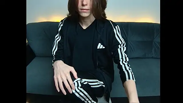 Snapshot of kobeny chatting on 02.20.25 kobeny online show from 02.20.25