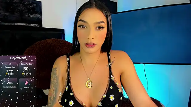 Maryonthemoon online show from 11.04.25