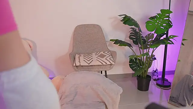 Snapshot of Angeeel_ chatting on 01.06.26 Angeeel online show from 01.06.26