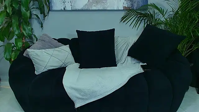 Snapshot of Damon-benet chatting on 03.21.25 Damon-benet online show from 03.21.25