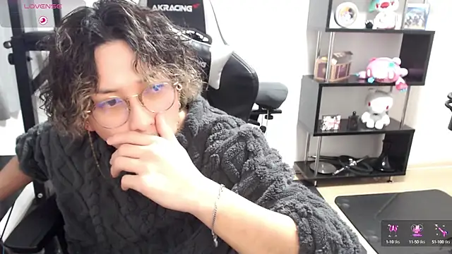 Snapshot of Shizukuu chatting on 03.12.25 Shizukuu online show from 03.12.25