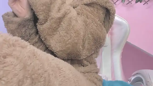 Snapshot of meribeth303av chatting on 12.24.24 meribeth303av online show from 12.24.24