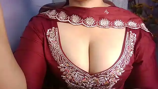 Snapshot of KhwahisHH chatting on 11.02.25 KhwahisHH online show from 11.02.25