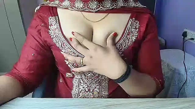 Snapshot of KhwahisHH chatting on 11.15.25 KhwahisHH online show from 11.15.25