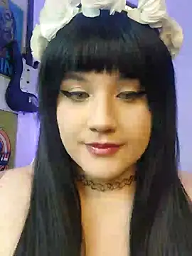 ItsNaiixa online show from 12.18.24