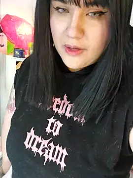 ItsNaiixa online show from 09.21.25