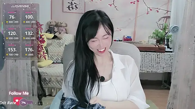 Snapshot of Lisa-s chatting on 10.12.25 Lisa-s online show from 10.12.25