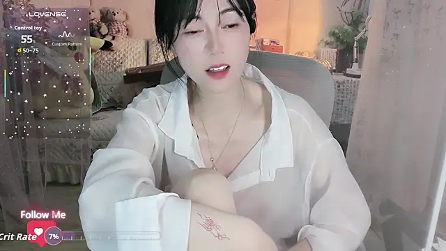 Snapshot of Lisa-s chatting on 11.14.25 Lisa-s online show from 11.14.25