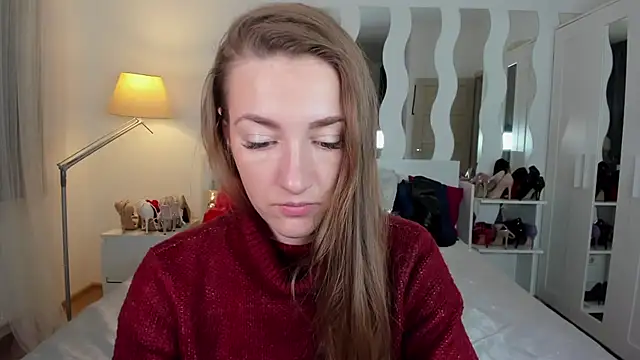 Snapshot of KateRedgar chatting on 02.19.25 KateRedgar online show from 02.19.25