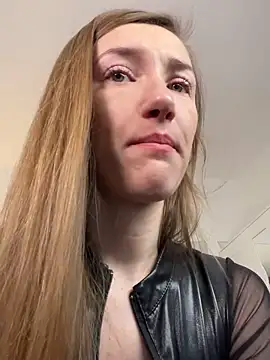 Snapshot of KateRedgar chatting on 02.20.25 KateRedgar online show from 02.20.25
