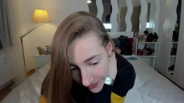 Snapshot of KateRedgar chatting on 02.24.25 KateRedgar online show from 02.24.25
