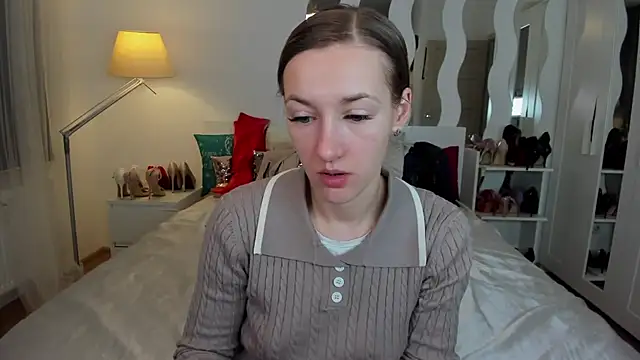 Snapshot of KateRedgar chatting on 03.21.25 KateRedgar online show from 03.21.25