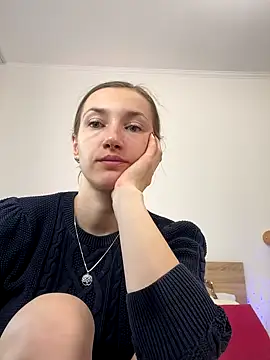 Snapshot of KateRedgar chatting on 09.30.25 KateRedgar online show from 09.30.25