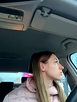 Snapshot of KateRedgar chatting on 11.13.25 KateRedgar online show from 11.13.25