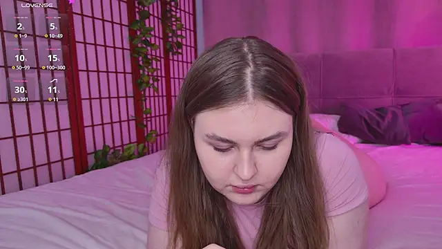 Snapshot of Mia__Peach chatting on 02.20.25 Mia Peach online show from 02.20.25