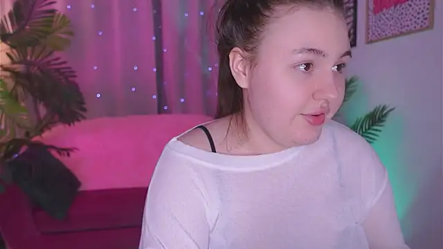 Snapshot of Mia__Peach chatting on 03.20.25 Mia Peach online show from 03.20.25