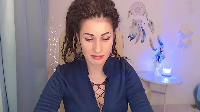 MaryMalory11 online show from 12.18.24