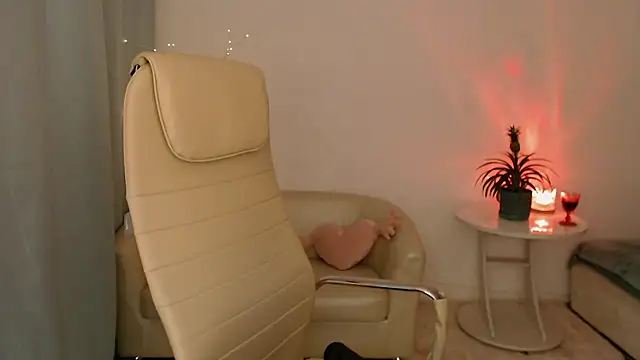 MaryMalory11 online show from 02.20.25