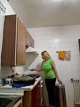 Snapshot of lamorbosa37 chatting on 01.08.25 lamorbosa37 online show from 01.08.25