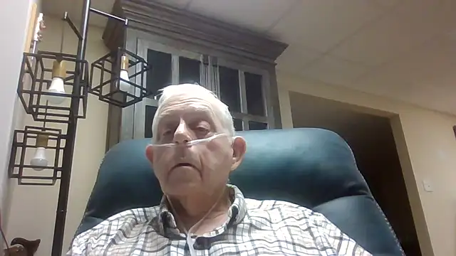 Snapshot of bootlegmanz chatting on 10.21.25 bootlegmanz online show from 10.21.25