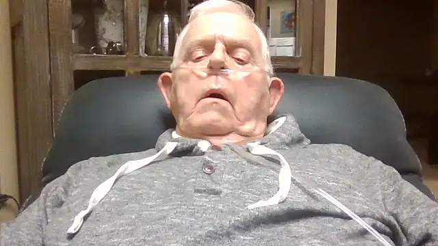 Snapshot of bootlegmanz chatting on 10.24.25 bootlegmanz online show from 10.24.25