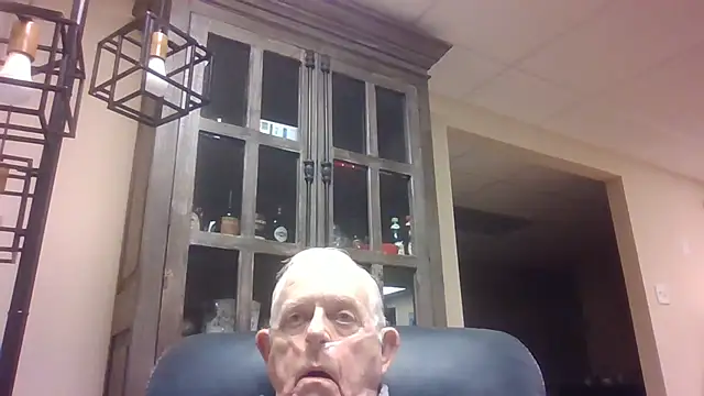 Snapshot of bootlegmanz chatting on 10.27.25 bootlegmanz online show from 10.27.25