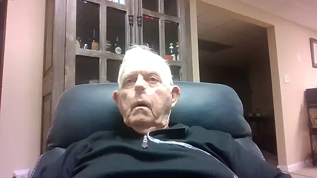 Snapshot of bootlegmanz chatting on 11.02.25 bootlegmanz online show from 11.02.25