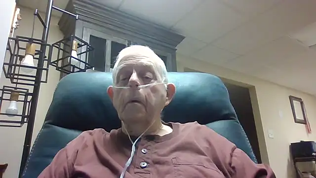 Snapshot of bootlegmanz chatting on 11.03.25 bootlegmanz online show from 11.03.25