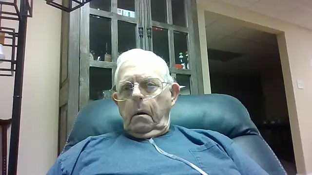 Snapshot of bootlegmanz chatting on 11.06.25 bootlegmanz online show from 11.06.25